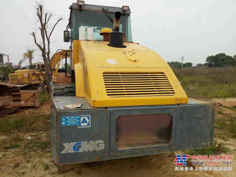 广东出售转让二手8000小时2009年徐工XS222J单钢轮压路机