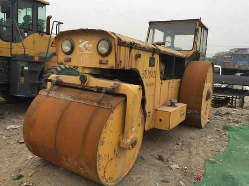 山西出售转让二手5000小时2005年洛阳路通3Y18X21三轮压路机