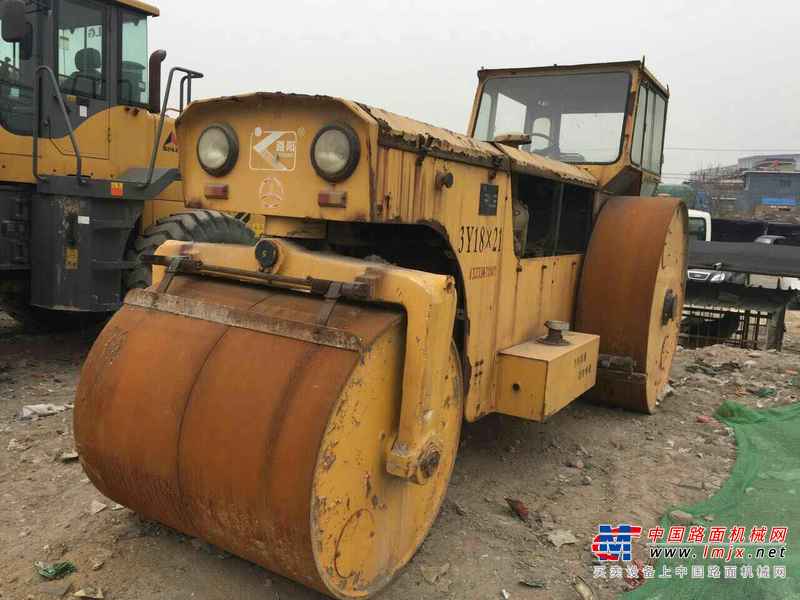 山西出售转让二手5000小时2005年洛阳路通3Y18X21三轮压路机