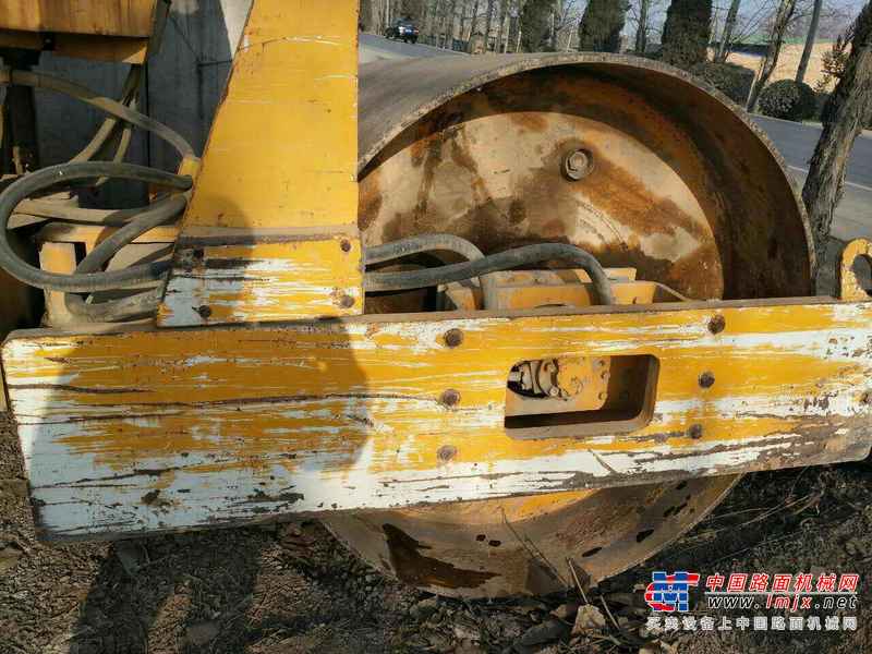 山西出售转让二手5800小时2005年洛建YZ14B单钢轮压路机