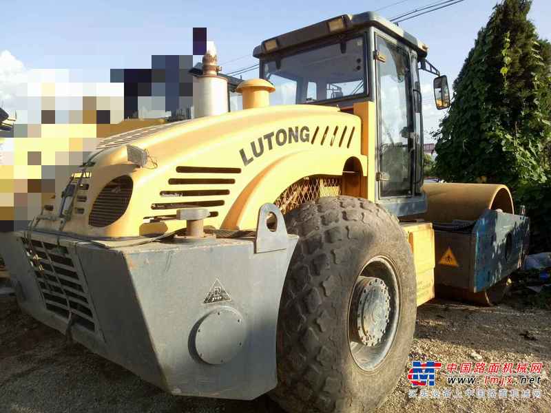 云南出售转让二手2692小时2009年洛阳路通LT322S单钢轮压路机