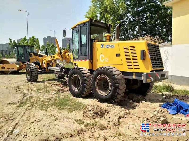 湖北出售转让二手2081小时2013年徐工GR180平地机