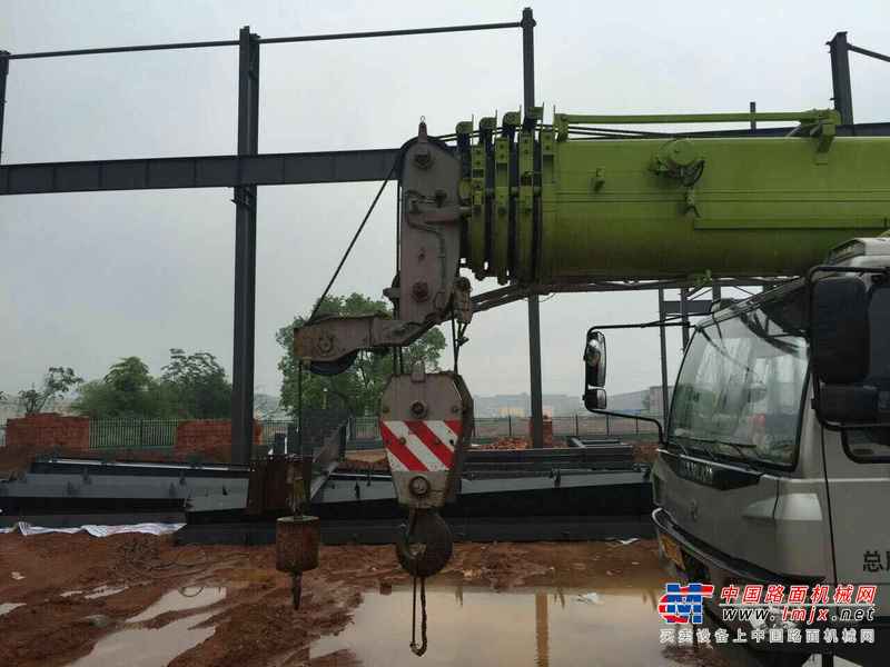 湖南出售转让二手3000小时2015年中联重科QY30V532汽车起重机