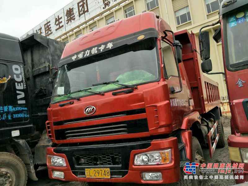 云南出售转让二手2010年中国重汽ZZ3317N3867C1L自卸车