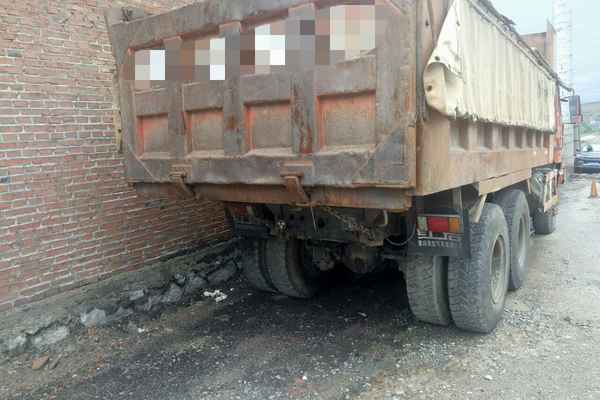 吉林出售转让二手2012年红岩CQ3254SMG384自卸车