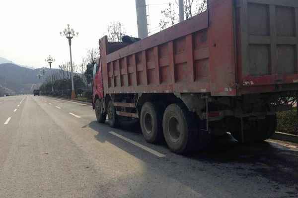 湖南出售转让二手2012年中国重汽豪沃ZZ3257N5247自卸车