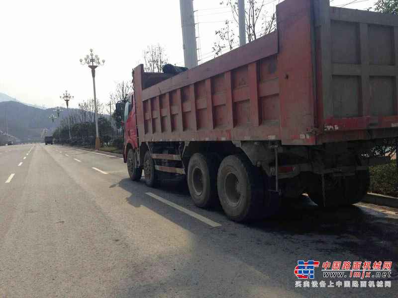 湖南出售转让二手2012年中国重汽豪沃ZZ3257N5247自卸车