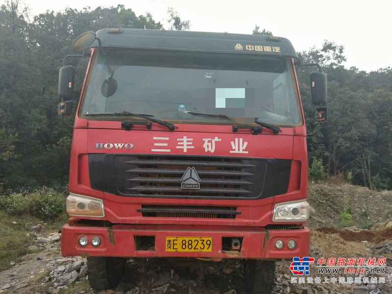 贵州出售转让二手2014年中国重汽豪沃ZZ3257N3847D1自卸车