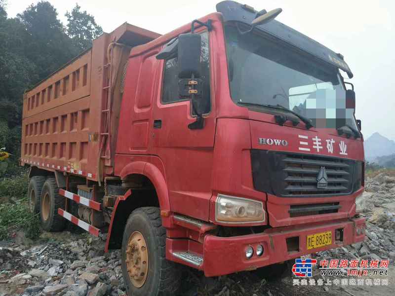 贵州出售转让二手2014年中国重汽豪沃ZZ3257N3847D1自卸车