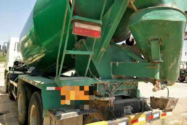 辽宁出售转让二手2010年华菱LZ5N2DE538A0D1758搅拌运输车