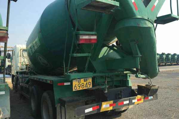 辽宁出售转让二手2010年华菱LZ5N2DE538A0D1758搅拌运输车