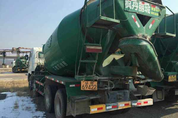 辽宁出售转让二手2010年华菱LZ5N2DE538A0D1758搅拌运输车