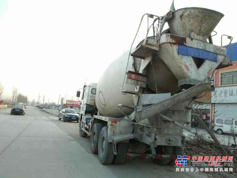 山东出售转让二手2010年中国重汽ZZ1257N4048W搅拌运输车