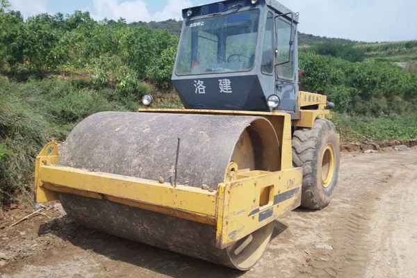 山西出售转让二手7000小时2006年洛建YZ16B单钢轮压路机