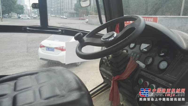 山西出售转让二手1200小时2013年龙工LG523B6轮胎压路机
