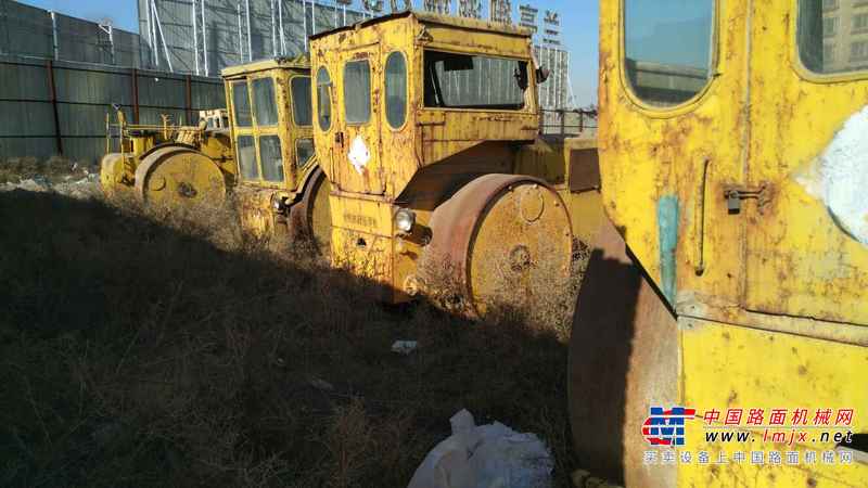 山西出售转让二手8000小时2003年洛建YZ16B三轮压路机