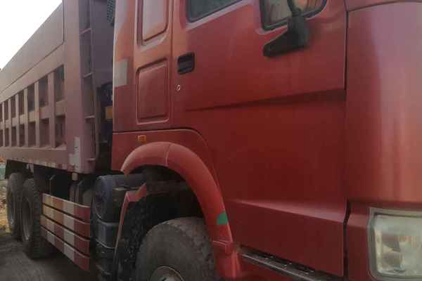 山东出售转让二手2013年中国重汽豪泺ZZ3257N3847C自卸车