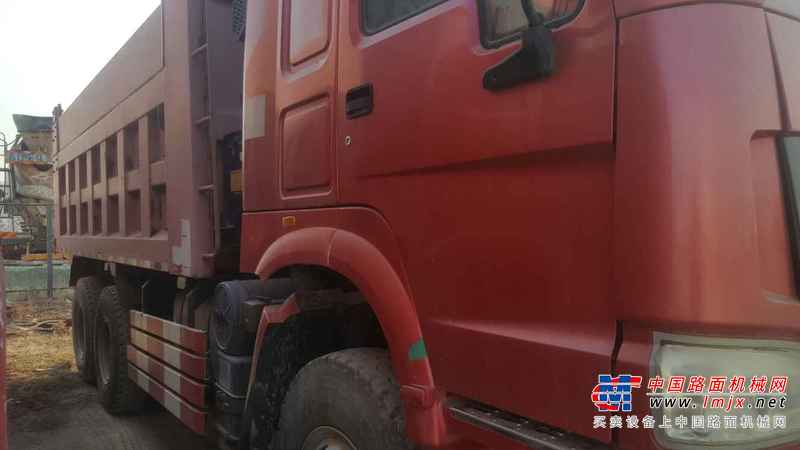山东出售转让二手2013年中国重汽豪泺ZZ3257N3847C自卸车
