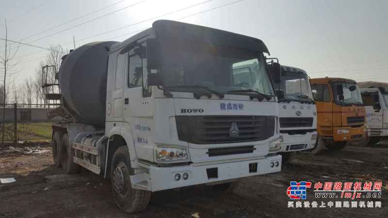 山东出售转让二手2011年中国重汽豪沃ZZ5253GJBN3841C搅拌运输车