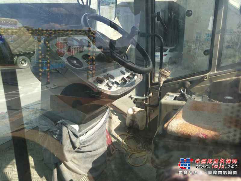 内蒙古出售转让二手8000小时2009年徐工XS222J单钢轮压路机