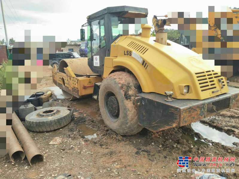 云南出售转让二手3986小时2013年洛建LSS2301单钢轮压路机