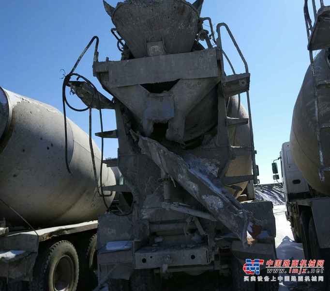吉林出售转让二手2008年中国重汽豪沃ZZ5253GJBN3841C搅拌运输车