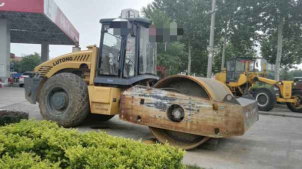 山西出售转让二手5000小时2010年洛阳路通LT320B单钢轮压路机