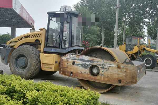 山西出售转让二手5000小时2010年洛阳路通LT320B单钢轮压路机