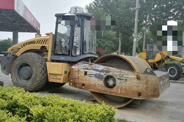 山西出售转让二手5000小时2010年洛阳路通LT320B单钢轮压路机