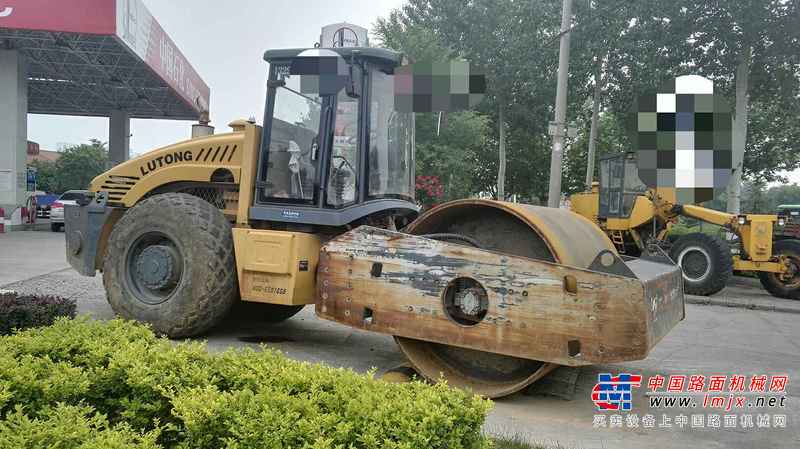 山西出售转让二手5000小时2010年洛阳路通LT320B单钢轮压路机