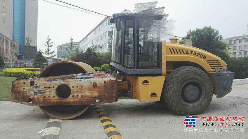 山西出售转让二手5000小时2010年洛阳路通LT320B单钢轮压路机