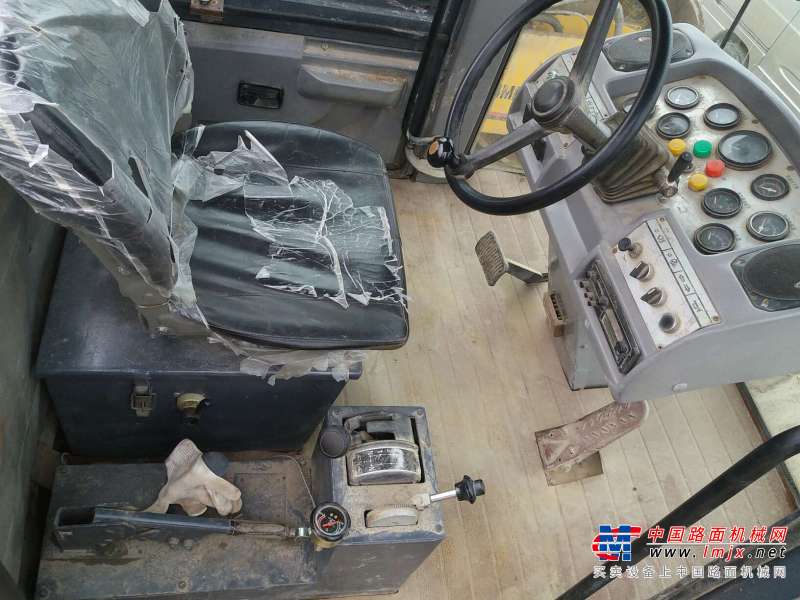 陕西出售转让二手1500小时2015年徐工XS222J单钢轮压路机