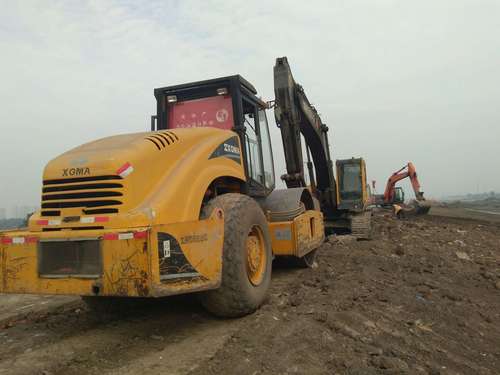 山西出售转让二手4500小时2009年厦工XG6204M单钢轮压路机