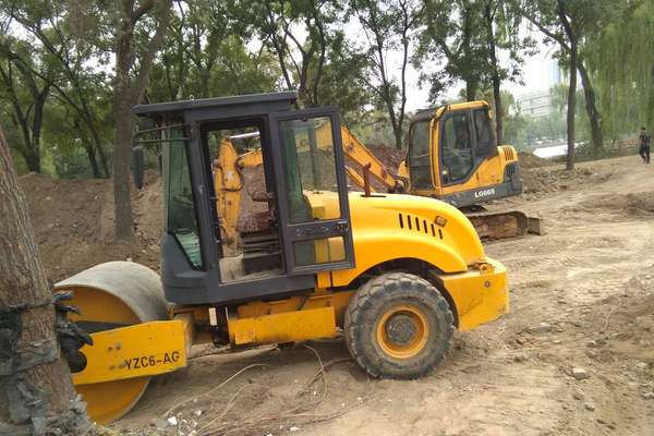 山西出售转让二手2500小时2016年洛建YZD单钢轮压路机