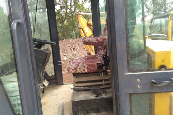 山西出售转让二手2500小时2016年洛建YZD单钢轮压路机
