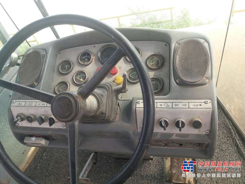 陕西出售转让二手1500小时2015年徐工XS222J单钢轮压路机