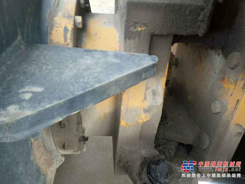 辽宁出售转让二手8000小时2009年洛阳路通LT220B单钢轮压路机