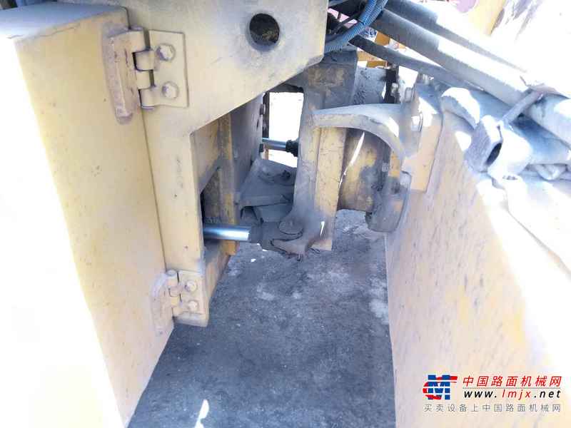 辽宁出售转让二手8000小时2005年洛阳路通LT220B单钢轮压路机