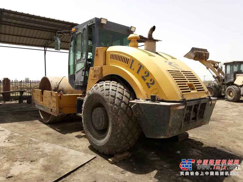 辽宁出售转让二手8000小时2005年洛阳路通LT220B单钢轮压路机