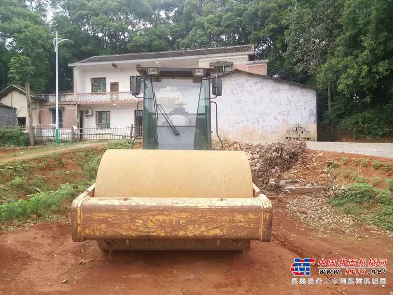 湖南出售转让二手4000小时2010年柳工CLG620A单钢轮压路机