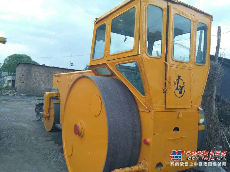 山西出售转让二手8000小时2005年洛建3Y18X21三轮压路机