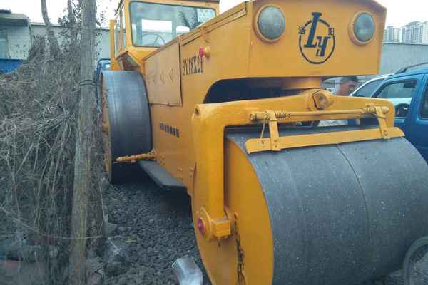 山西出售转让二手8000小时2005年洛建3Y18X21三轮压路机