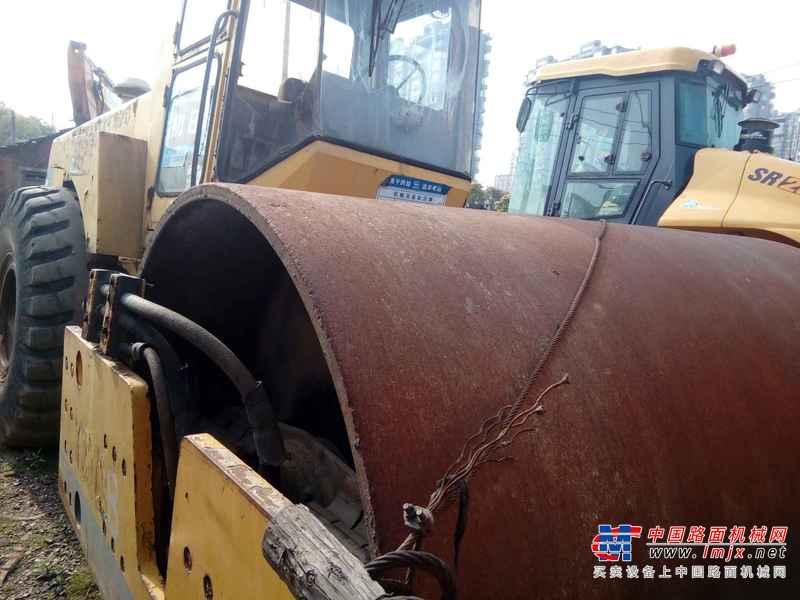 江西出售转让二手6000小时2008年洛阳路通LT320B单钢轮压路机