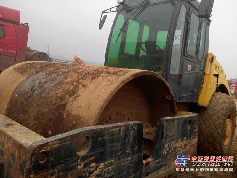 云南出售转让二手6000小时2012年洛建LSS220单钢轮压路机