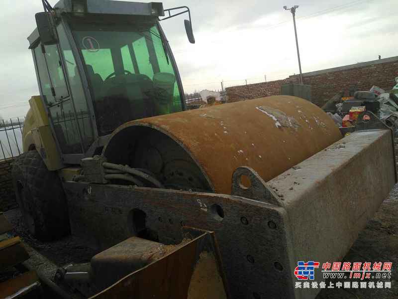 辽宁出售转让二手10000小时2007年洛阳路通LT220B单钢轮压路机