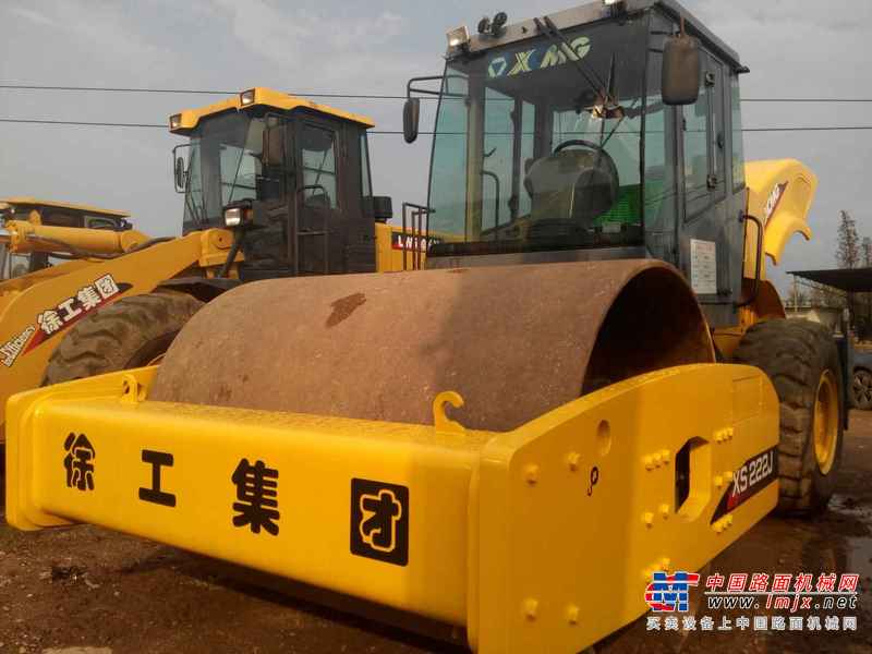 云南出售转让二手3000小时2013年徐工XS222J单钢轮压路机