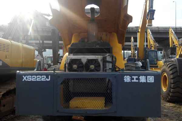 云南出售转让二手3000小时2013年徐工XS222J单钢轮压路机