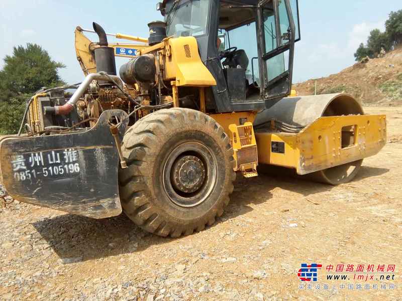 贵州出售转让二手4300小时2013年山推SR26M单钢轮压路机