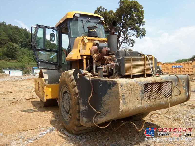 贵州出售转让二手4300小时2013年山推SR26M单钢轮压路机