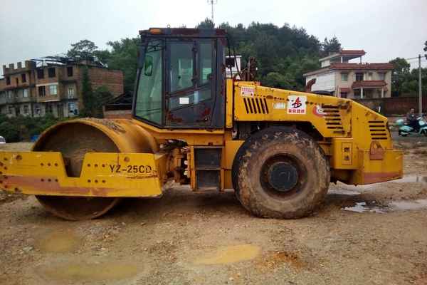 江西出售转让二手12000小时2005年洛建YZ20C单钢轮压路机